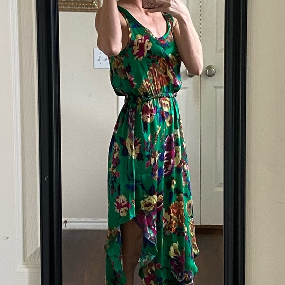 Romeo & Juliet Couture Kelly green multicolor floral sleeveless midi dress - Picture 3 of 9
